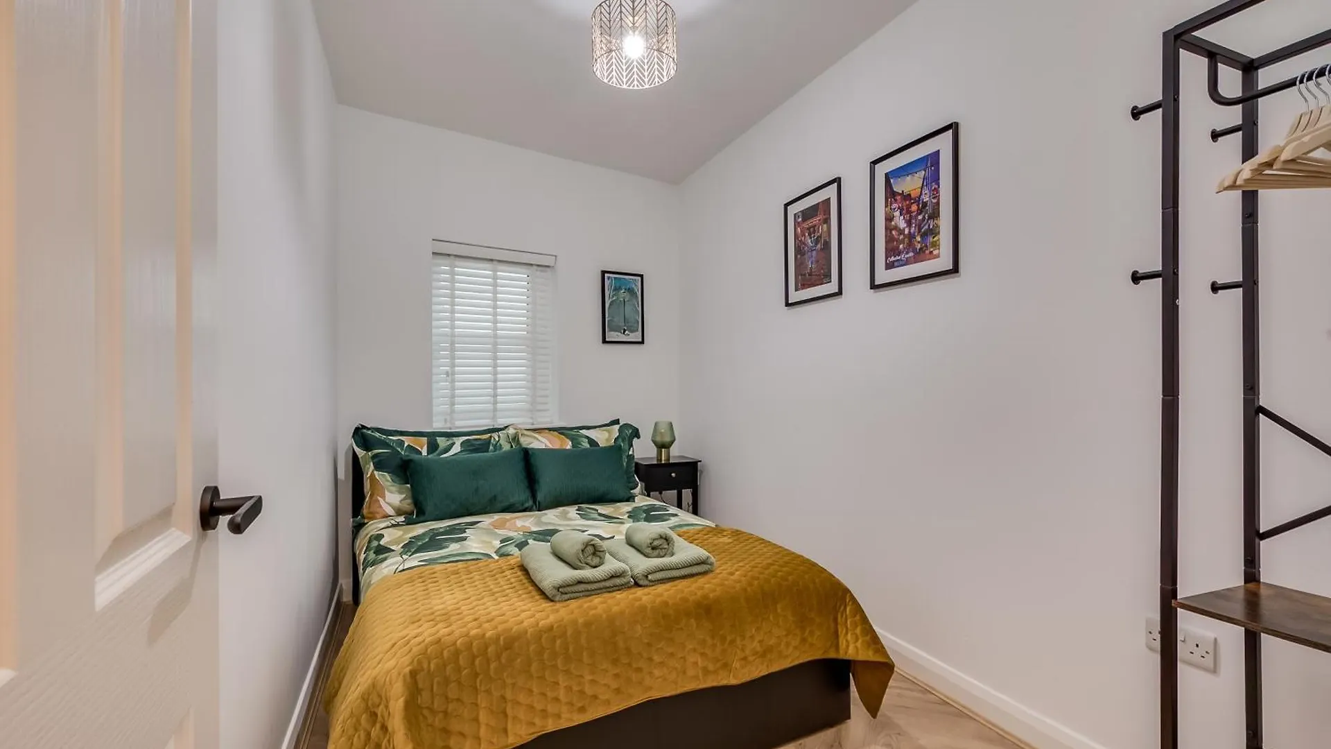 Stylish 2 Bedroom Apartment In Belfast 0*,