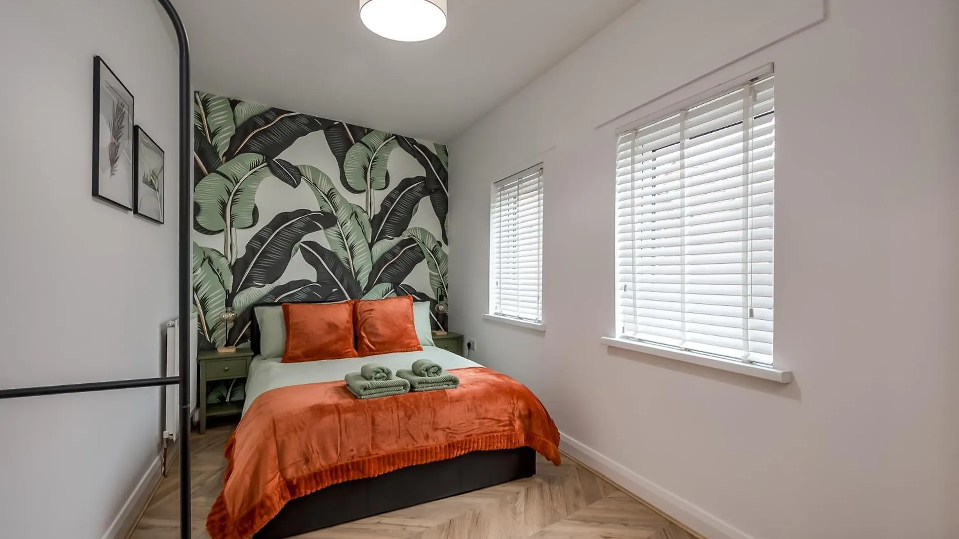 Stylish 2 Bedroom Apartment In Belfast
