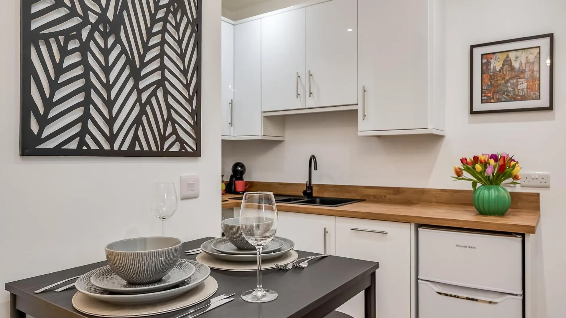 Stylish 2 Bedroom Apartment In Belfast