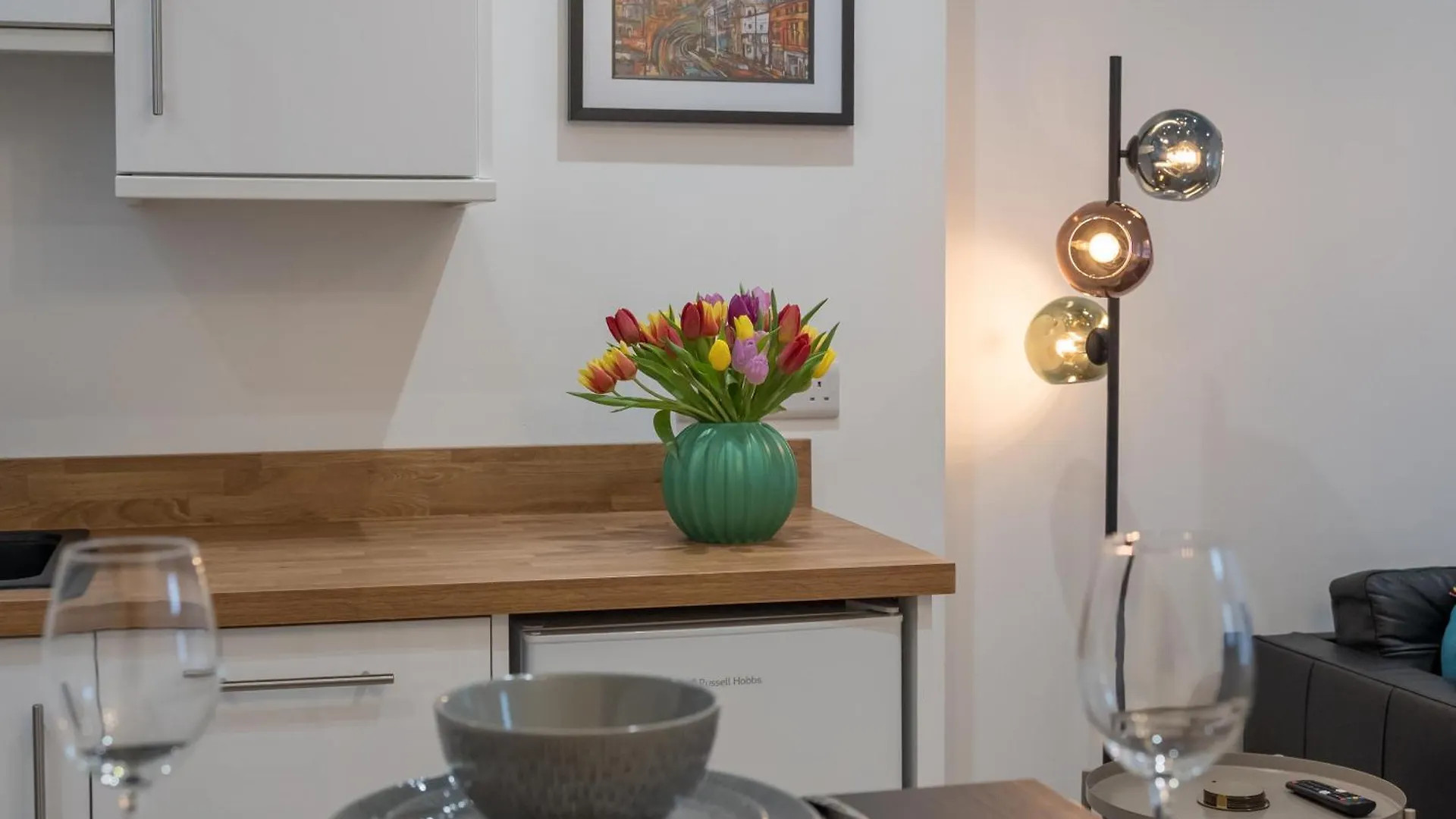 Stylish 2 Bedroom Apartment In Belfast